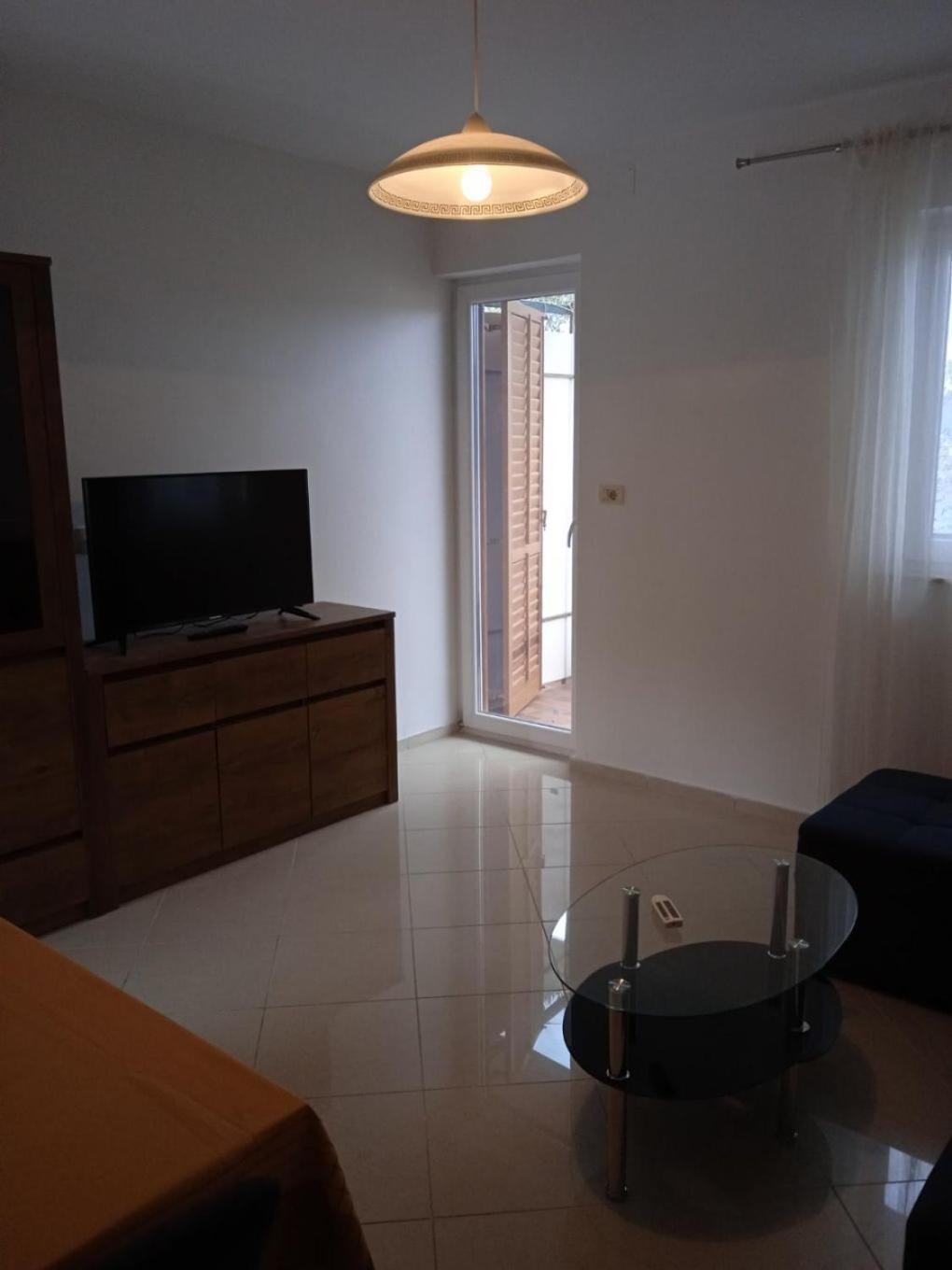 Apartments Griv - Close To The Sea Valun Exterior photo