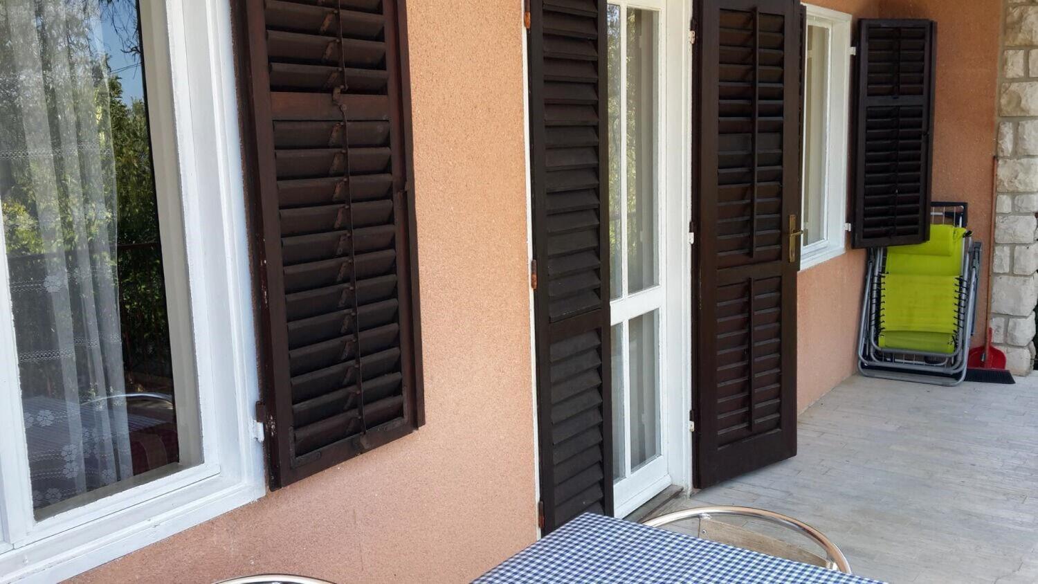 Apartments Griv - Close To The Sea Valun Exterior photo